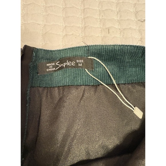 Simplee Sz M Dark Green Corduroy Floral Embroidered Mini Skirt Bohemian Artsy - Picture 4 of 8